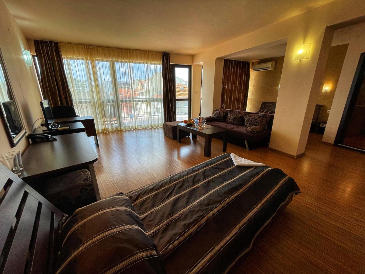 At The American'S Hotel Pomorie Kültér fotó
