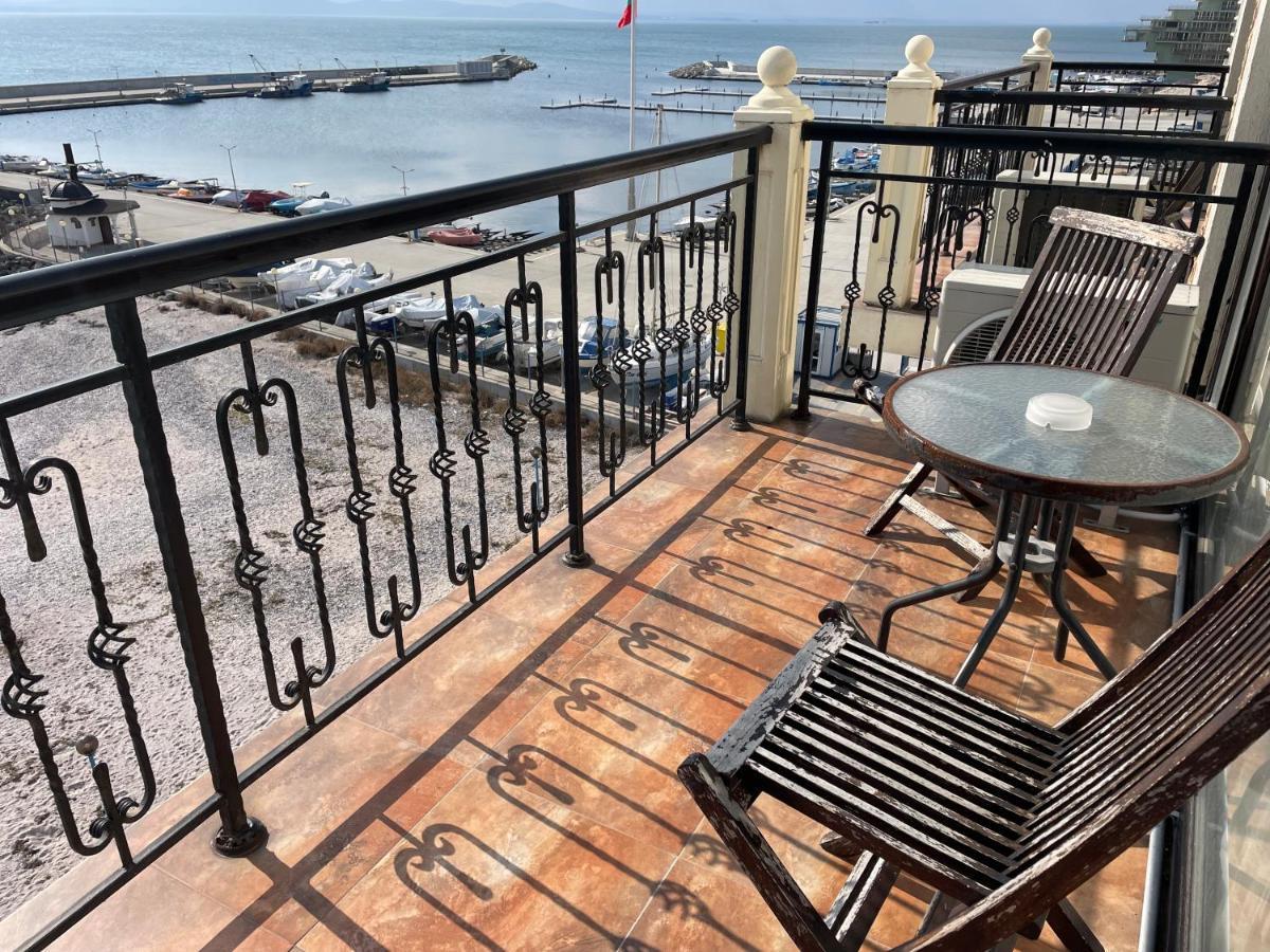 At The American'S Hotel Pomorie Kültér fotó