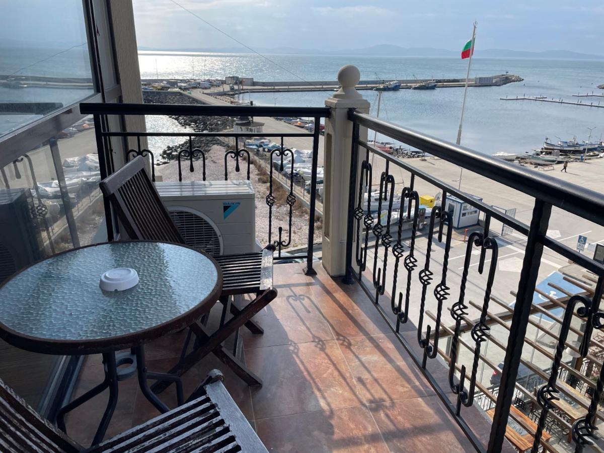 At The American'S Hotel Pomorie Kültér fotó