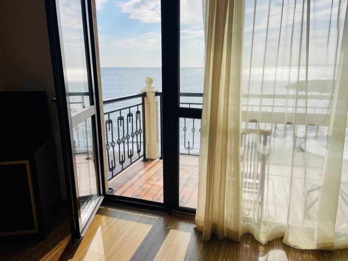 At The American'S Hotel Pomorie Kültér fotó