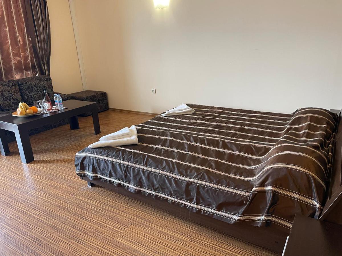 At The American'S Hotel Pomorie Kültér fotó